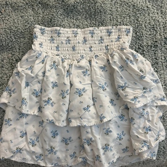 Hollister Dresses & Skirts - Floral White and Blue Women's Skirt